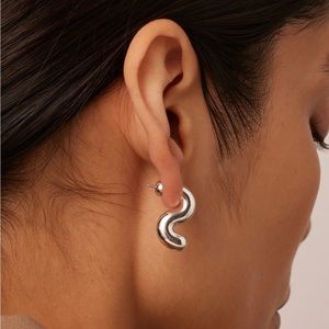 Jenny Bird Ola Small Earrings - Silver